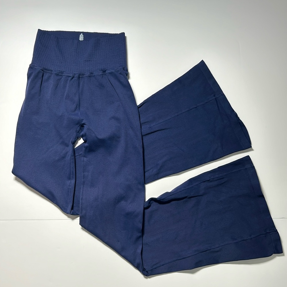 NWOT FP Movement Good Karma Flare Leggings Short Inseam Navy Blue XS/S